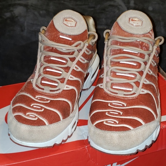 Nike Shoes - Women Nike Air Max Plus Lux Dusty sz 10